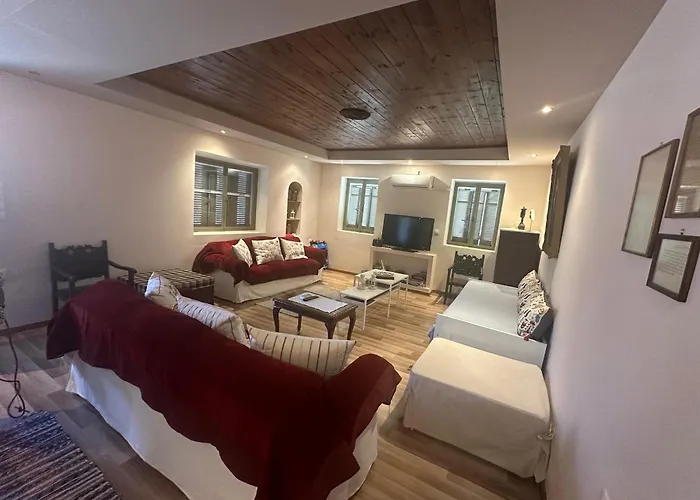 Апартаменты πυργοσπιτο χαντζακου Гитион